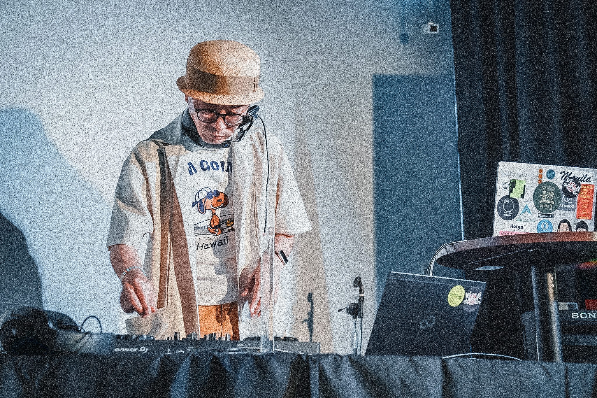 αマルシェ / α marchéの様子/PECK (CITY LIGHTS)